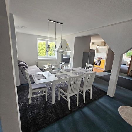 6 Bedroom Private Apartment & Lounge Росток Экстерьер фото