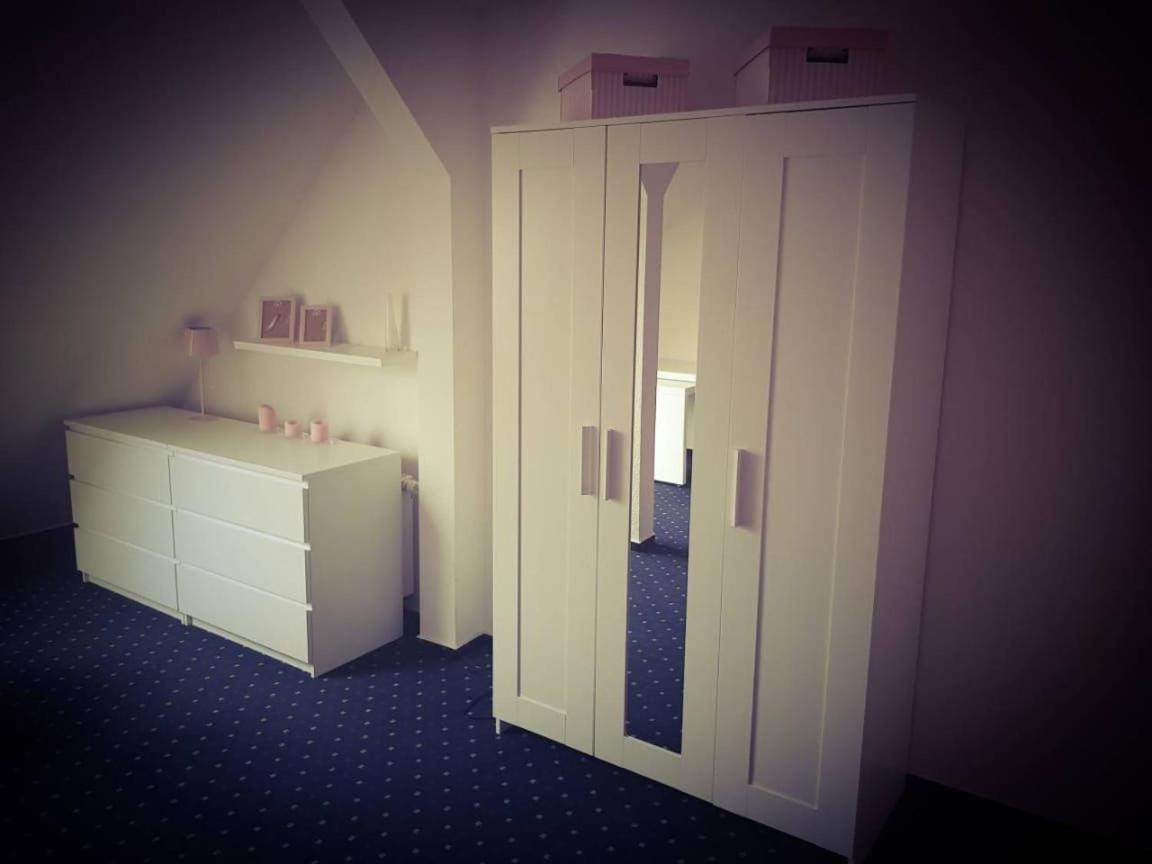6 Bedroom Private Apartment & Lounge Росток Экстерьер фото