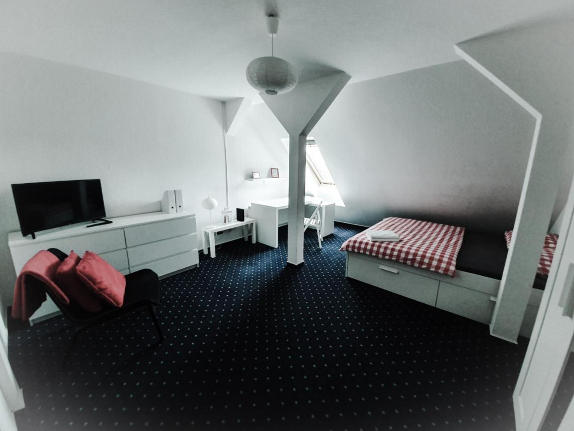 6 Bedroom Private Apartment & Lounge Росток Экстерьер фото