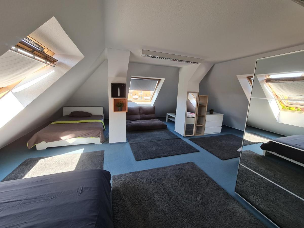 6 Bedroom Private Apartment & Lounge Росток Экстерьер фото