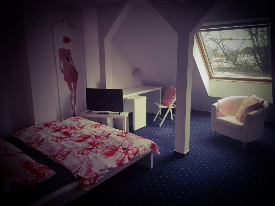 6 Bedroom Private Apartment & Lounge Росток Экстерьер фото